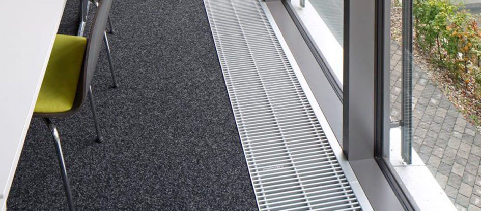 Bei großflächigen Fensterfronten auch bei höheren Kühllasten ganzjährig ein angenehmes Raumklima gewährleiten